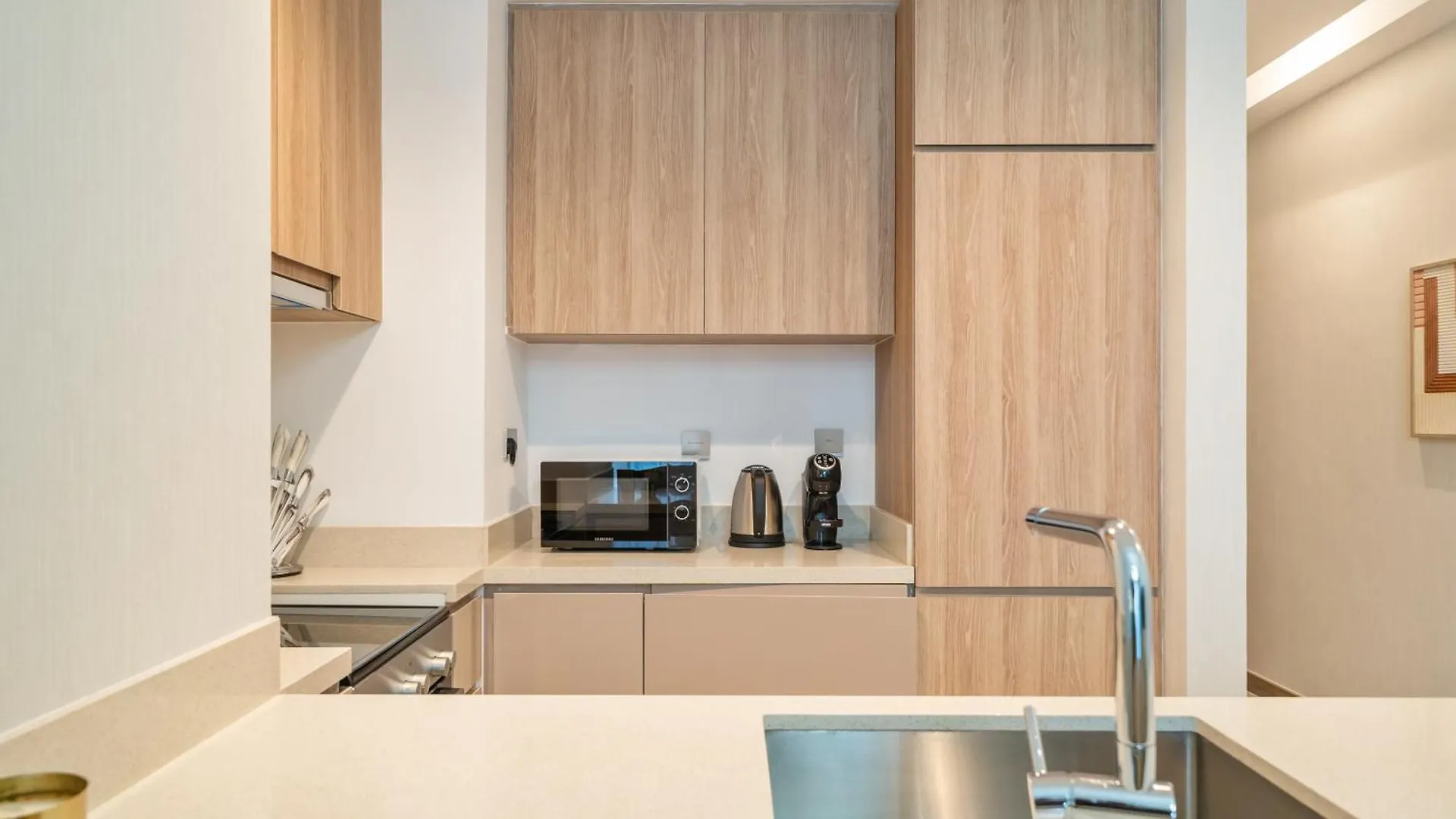 Designer 1Br Missoni Apt Newly Built And Fully Equipped Dubai Apartment