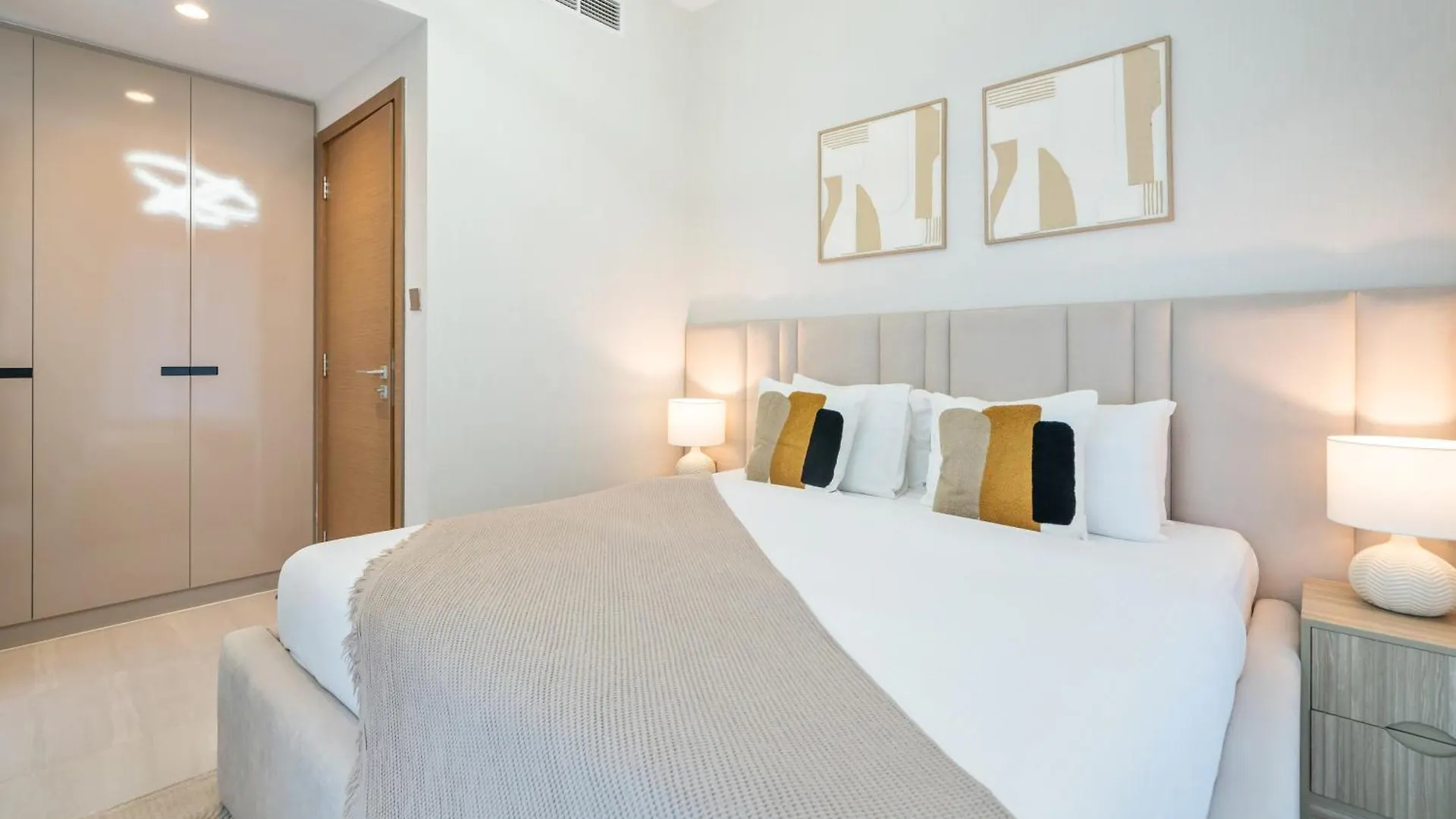Designer 1Br Missoni Apt Newly Built And Fully Equipped Dubai Apartment