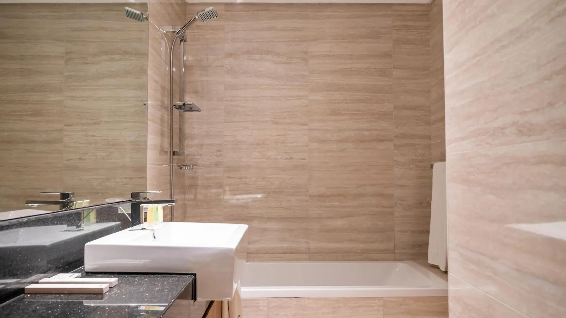 Designer 1Br Missoni Apt Newly Built And Fully Equipped Dubaj 0*,  Zjednoczone Emiraty Arabskie